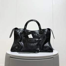 Picture of Balenciaga Handbags _SKUfw238326050fw